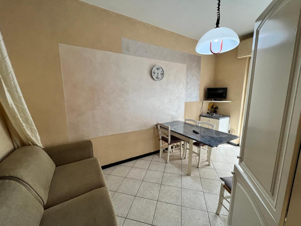 Bilocale Pf Apartman Loano Kültér fotó